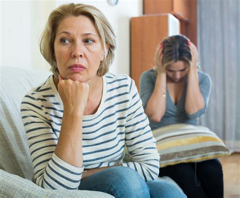 8 Signs Your Mom Has Dependent Personality Disorder