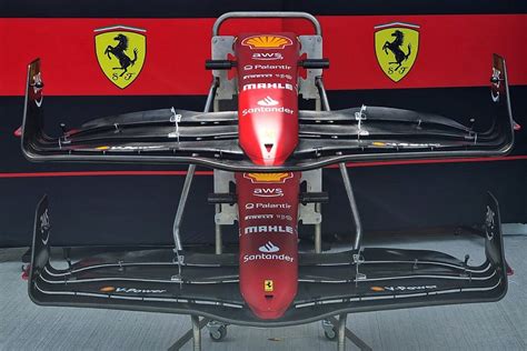 F1 Ferrari L Ala Anteriore Con Il Carico Differenziato