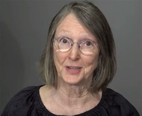 76 Year Old Woman Gets A Dramatic Makeover And Cant Recognize Herself