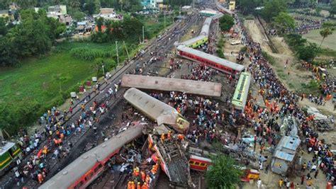 Families Rescuers Search For Victims Of Indias Worst Train Crash In