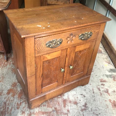 Uhuru Furniture And Collectibles Sold 30138 Antique Oak 16 X 27 X 26