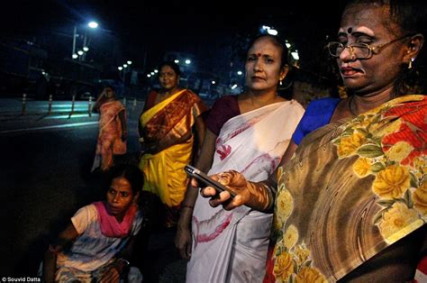 born into brothels behind the scenes of calcutta s notorious red light district where thousands