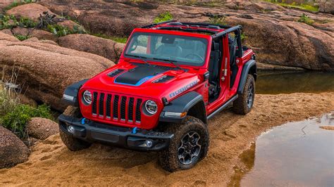 jeep wrangler rubicon xe features tires  options kelley