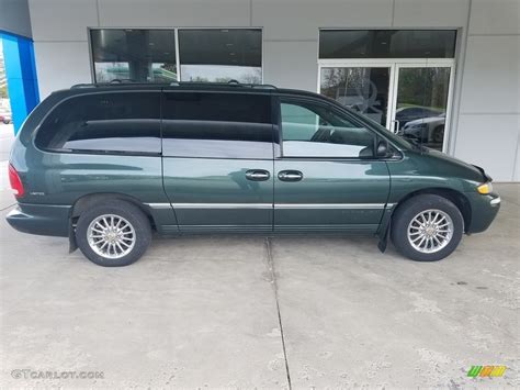 Shale Green Metallic 2000 Chrysler Town And Country Limited Exterior
