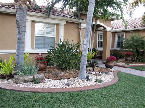 Front yard landscaping may will be quite different with the backyard since people that you want to show off is also different. 30+ Fabulous Front Yard Rock Garden Landscaping Ideas ...