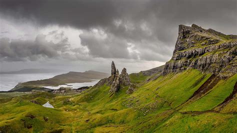 By far the largest region in scotland, the highlands covers nearly 10,000 sq miles in northern scotland. Scottish Highlands & The Isles | 10 Days / 9 Nights ...