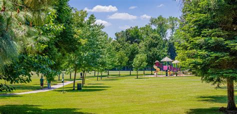 Larchmont Community Park - Cordova Recreation and Park District