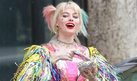 Margot Robbie As Harley Quinn In ‘birds Of Prey’ First Look Pics Birds Of Prey Harley