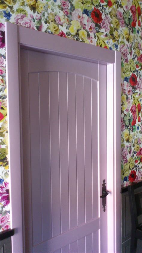 Las puertas de colores en la entrada de las casas no son una tendencia muy habitual, al menos no es una tendencia habitual en españa. LACADOS Y BARNIZADOS DECOVEL: PUERTAS LACADAS DIFERENTES ...