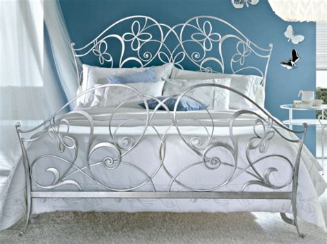 Ciaccis Pappilon Bed A Girlie Bed That Would Look Fantastic With A