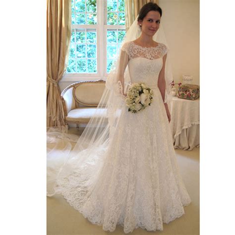 Elegant Long Simple Elegant Ivory Lace Wedding Dresses 2016 White Cap