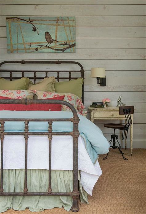 25 Simple Farmhouse Bedroom Design Ideas