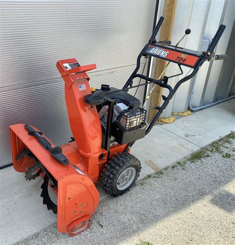 ARIENS 724 SNOWBLOWER MODEL 932046 - AS NEW - Kidd Family Auctions
