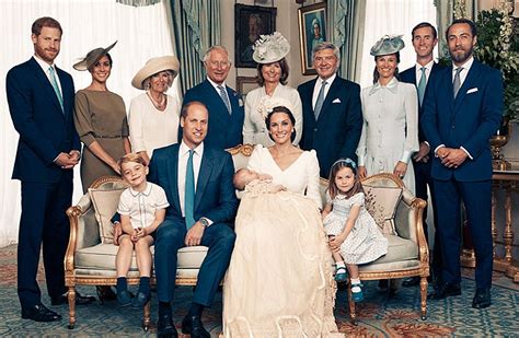 Famiglia Reale Al Completo Foto Con Nonni E Zii Ultime Notizie Flash