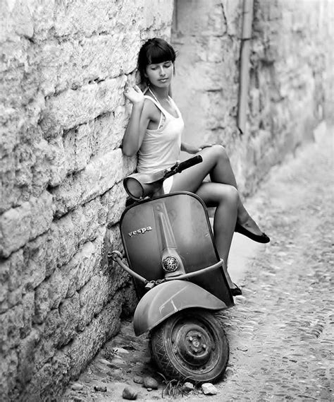 Old Italy Vespa Girl Scooter Girl Vespa Vintage