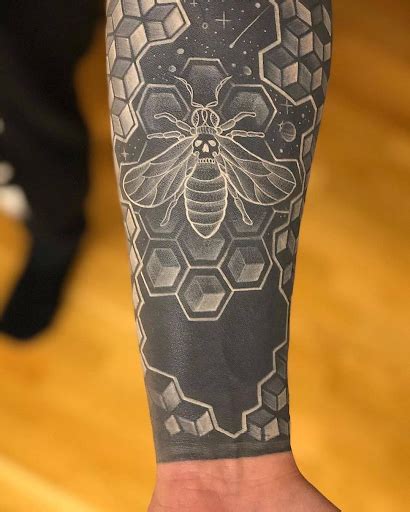 What You Need To Know About Blackout Tattoos Tattooing 101