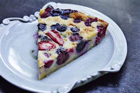 A generous dusting of powdered sugar completes this satisfying dessert. Recipe: Gluten-free clafouti - The Globe and Mail
