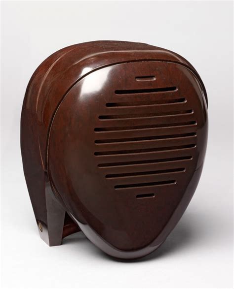 It also doesn't have regular chords. 'Radio Nurse' baby monitor by Isamu Noguchi, 1937 - Victoria and Albert Museum