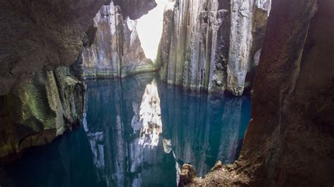 Sawa I Lau Caves Blue Lagoon Cruises