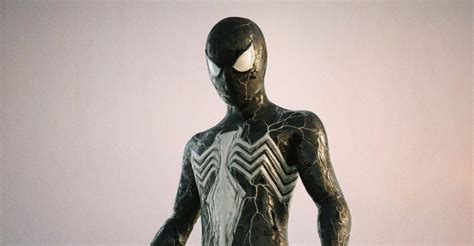 See What Tom Holland Looks Like With Venom Symbiote Geekosity