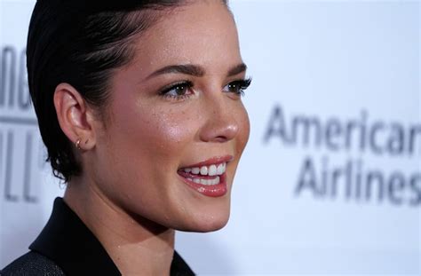 Halsey Shows Off Her Natural Hair See The Pic Aol Entertainment