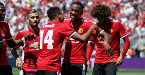 You must vote for all players and the manager plus choose your man of the match before submitting to register your vote! Manchester United 1-1 Real Madrid (2-1 pens) recap as Red ...