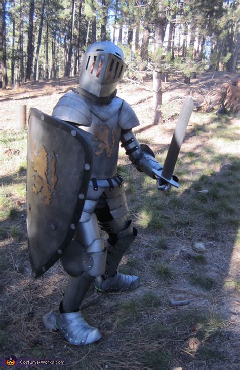 Medieval Knight Costume Photo 27
