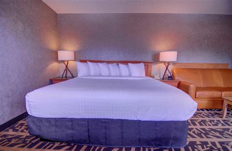 Open daily from 6:30am until 10pm. Inns of Banff (Banff, Alberta) - Resort Reviews ...