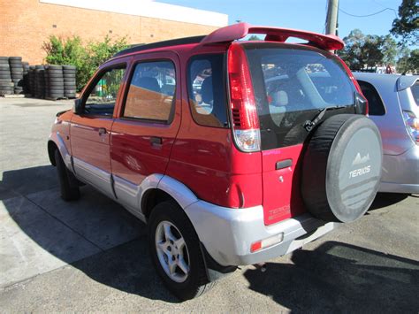 Wrecking Daihatsu Terios Ii I M Red For Spare Car Parts