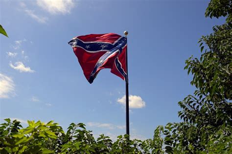 New York Woman Must Remove Confederate Flag Or Risk Custody Of Mixed