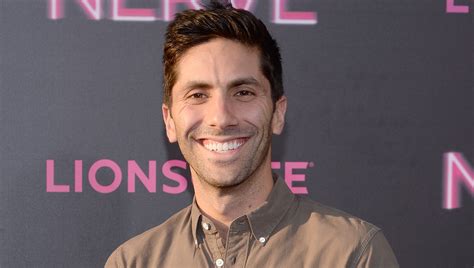 Catfish Nev Schulman Leaves 926 Tip For Pregnant Waitress