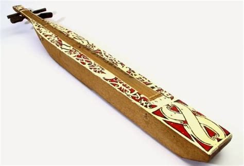 Gamelan adalah sebuah musik ensambel dalam satuan gamelan, terdiri dari instrumen musik perkusi yang digunakan dalam seni karawitan. Gambar Alat Musik Yg Mudah Digambar