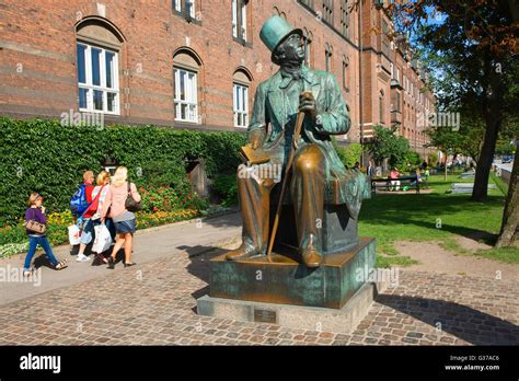 Hans Christian Andersen Statue In Copenhagen Stock Photo Alamy