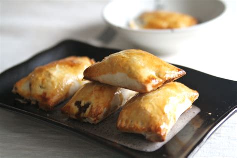 Chinese roast pork puffs are a dim sum classic similar to the roast pork bun except they are wrapped in a slightly sinful, yet heavenly pastry puffs! Chinese Roast Pork Pastry Puffs (Char Siu So) - The Tasty Bite