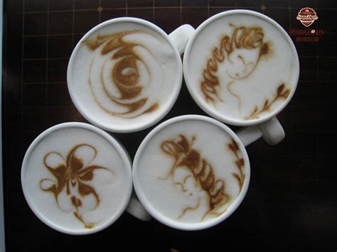 如何制作咖啡拉花？手绘图形法 咖啡拉花技巧 塞纳左岸咖啡官网