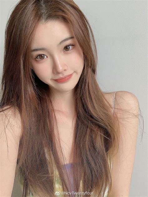 chinese gorgeous model ig yiyeisabella weibo 微博 ·1saye beautiful asian gorgeous medium