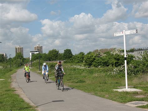 The Greenway At Stratford Marsh © Stephen Craven Cc By Sa20