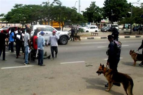 Polícia Angolana Reprime Com Violência Marcha Por Inocêncio De Matos Em Luanda Angola24horas