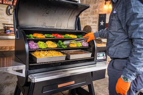 Note that this only works on d2 grills that already have v2.00.01 firmware or later. Traeger Grills on Twitter: "Hope your grill is fully ...