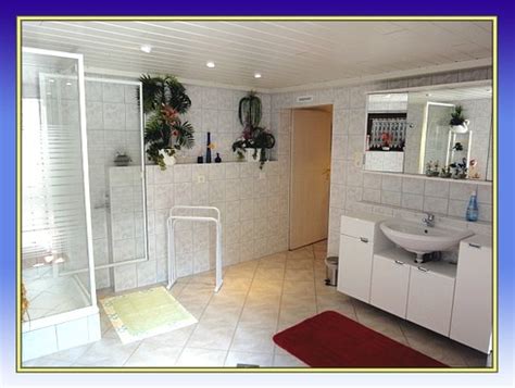 Reisen buchen, so günstig wie im discounter! Bad/Toilette