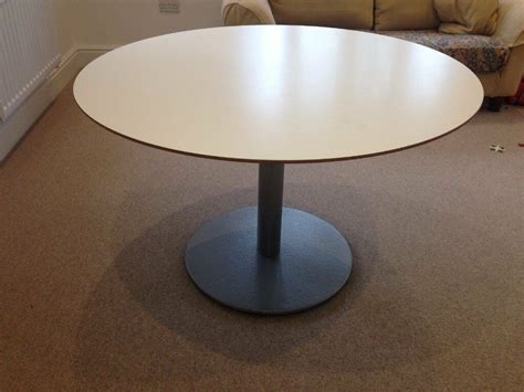 Having one of these simple to use table options can make or break a sudden dinner party for more people than your… IKEA BILLSTA ROUND KITCHEN TABLE - 118 CM DIAMETER - GREAT ...