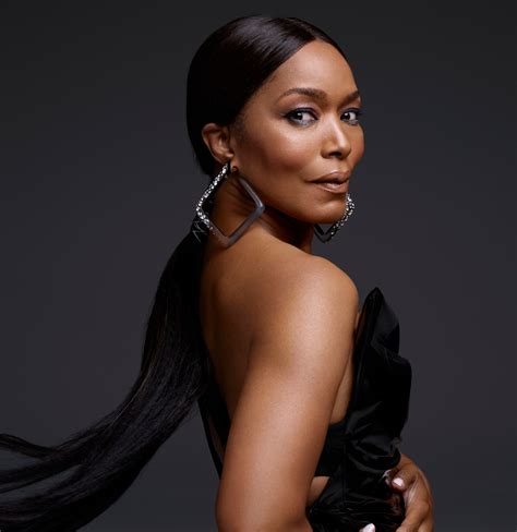 Angela Bassett Queen Of The Universe Glamour