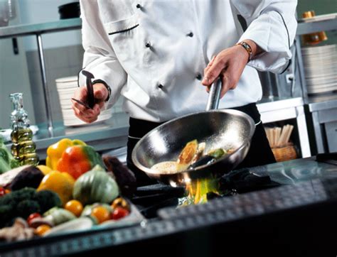 Esta técnica de cocción combina vapor húmedo y grasa con un poco de líquido adicional. #QuizGourmet ¿Qué tanto sabes de técnicas de cocina ...