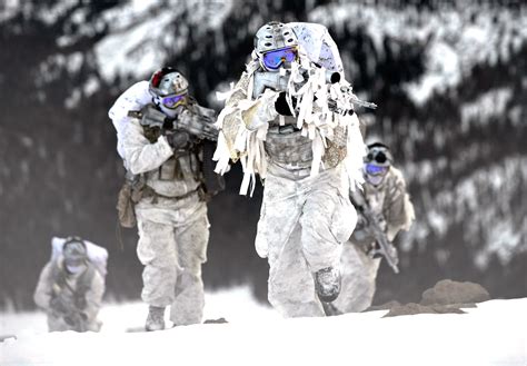 Us Navy Seals Demonstrate Winter Warfare Capabilities For Recruitment