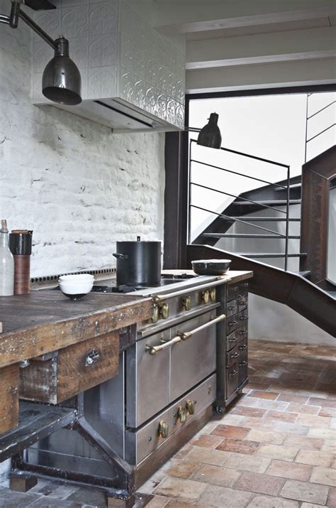 Industrial And Rustic Kitchen With Dark Colors Homemydesign