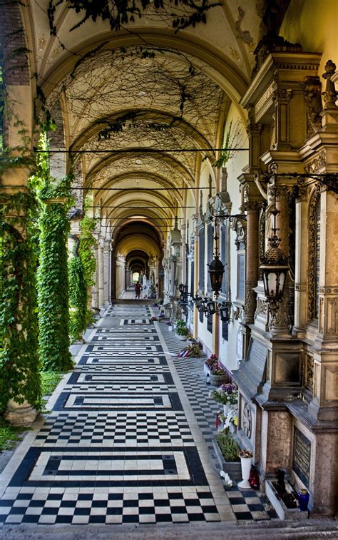 Mirogoj Cemetery. Cementerio de Zagreb Croatia | Croatia travel