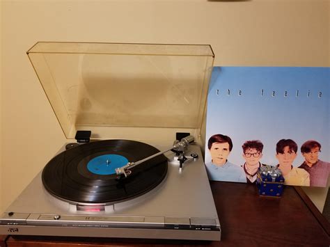 Spinning An 80s Classic On An 80s Player Rvinyl