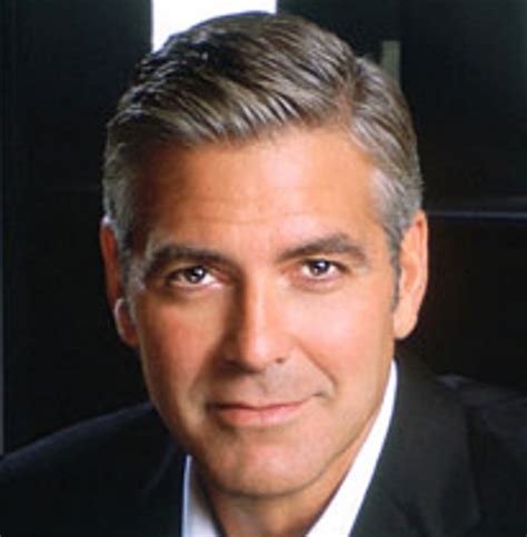 George timothy clooney was born on may 6, 1961, in lexington, kentucky, to nina bruce (née warren), a former beauty pageant queen, and nick clooney, a former anchorman and television host (who was also the brother of singer rosemary clooney). Fotos George Clooney | Famosos - Cultura Mix