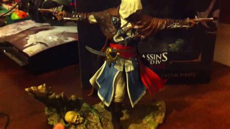 Unboxing Assassins Creed 4 Black Flag Action Figure Edward Kenway