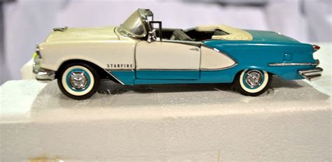 Franklin Mint 1956 Oldsmobile Starfire 143 Scale Model W Original Box
